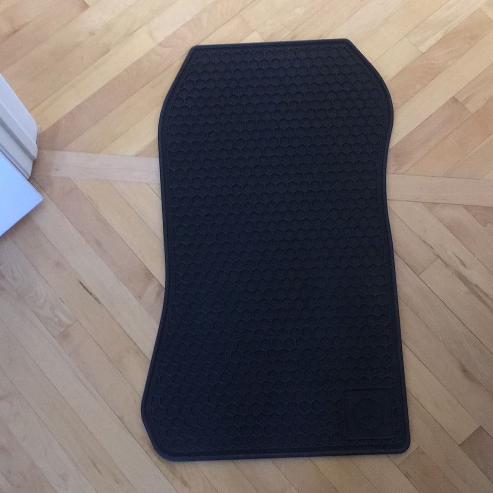 Driver side Mercedes ML 350 floor mat